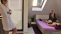 German – MILF TINA UND TEENY FICKEN ZUSAMMEN EINEN JUNGSPUND